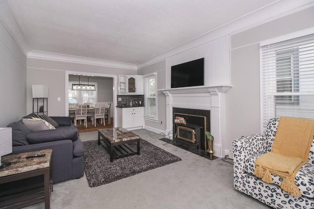 Lakeside Home In Lorain מראה חיצוני תמונה