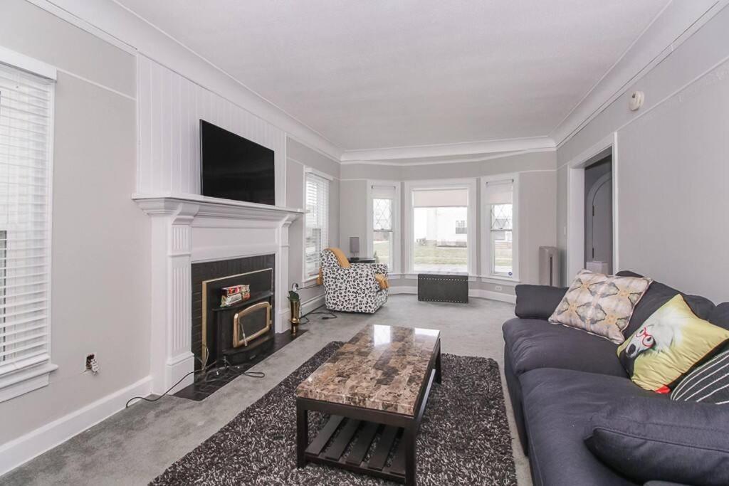 Lakeside Home In Lorain מראה חיצוני תמונה
