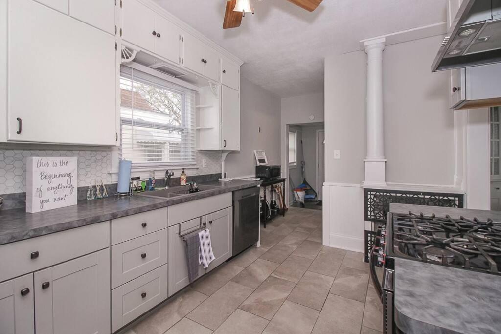 Lakeside Home In Lorain מראה חיצוני תמונה