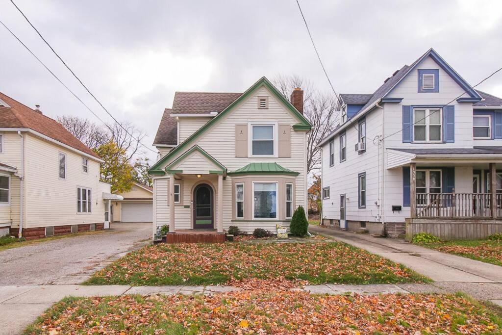 Lakeside Home In Lorain מראה חיצוני תמונה
